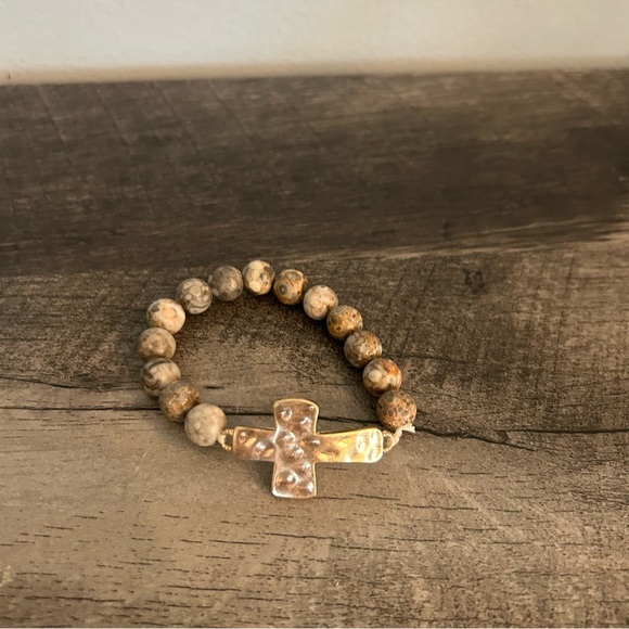 Hammered Cross Natural Stone Bracelet - Picture 3 of 4